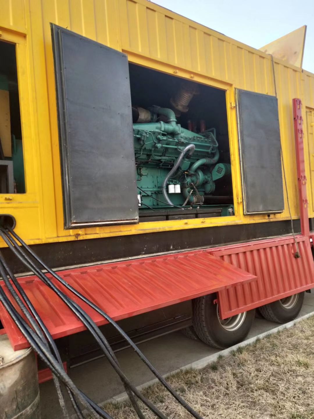 1200KW發電機組施工現場